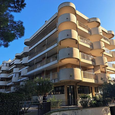 Appartamento - Terrazzo Vivibile Vista Mare, Wi-Fi Gratuito Vallecrosia Exterior photo