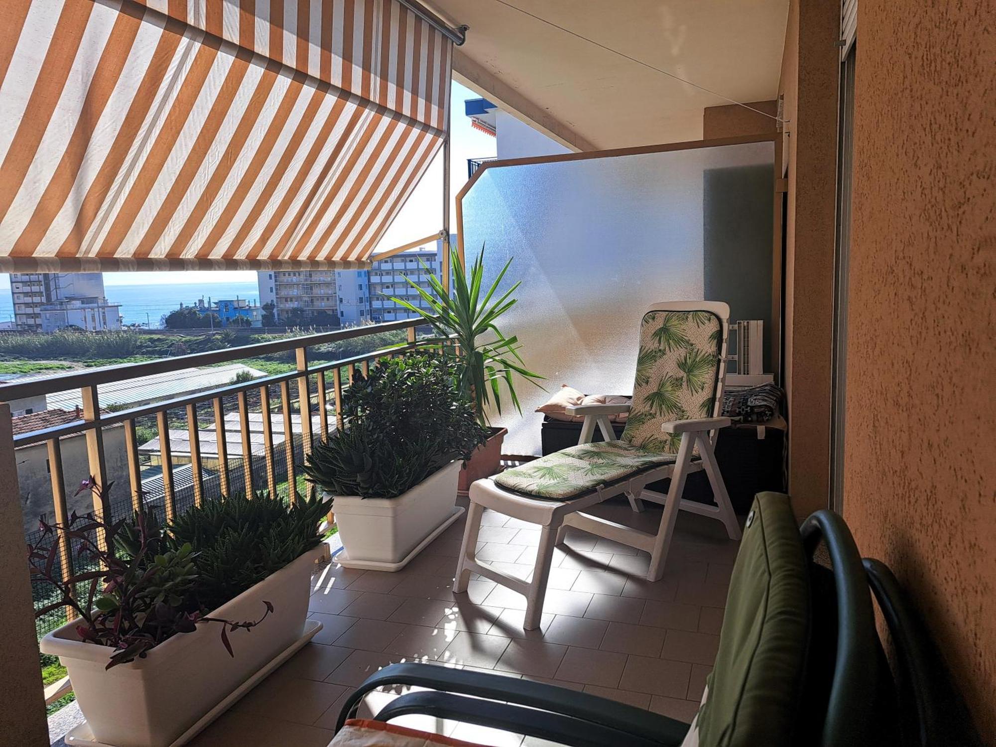Appartamento - Terrazzo Vivibile Vista Mare, Wi-Fi Gratuito Vallecrosia Exterior photo